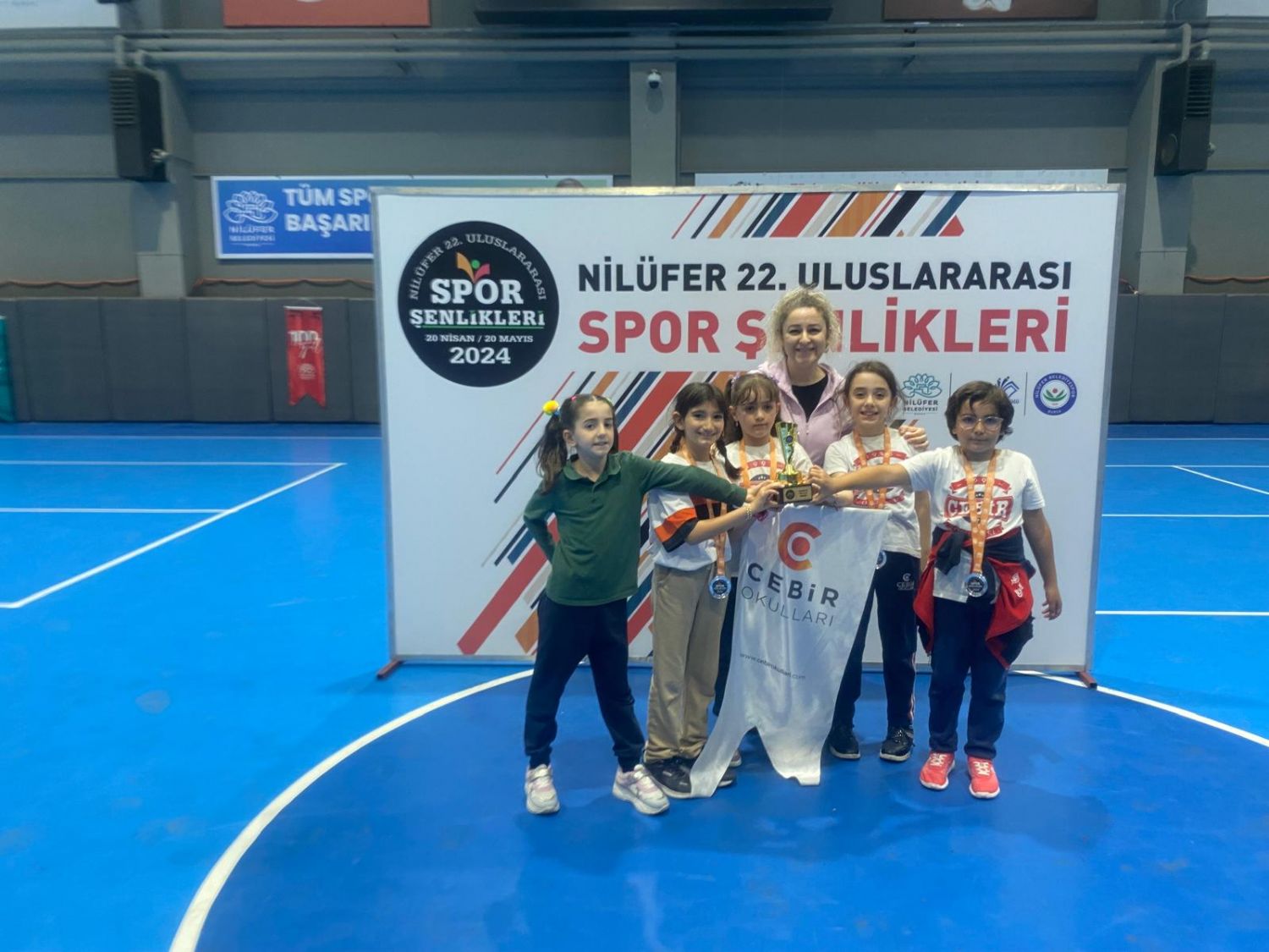 22. Nilfer Spor enlikleri Badminton Turnuvas Kzlarmz 2. Oldu!!